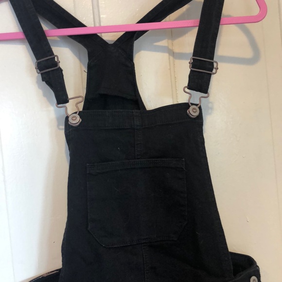 Black Overall Shorts - Picture 4 of 4